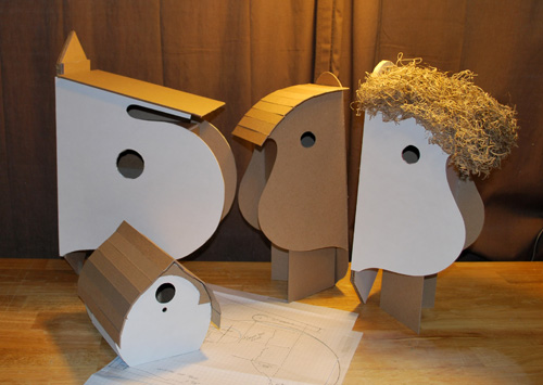 Use a saltine cracker box as the basis for a birdhouse